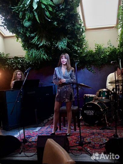 Певица на праздник