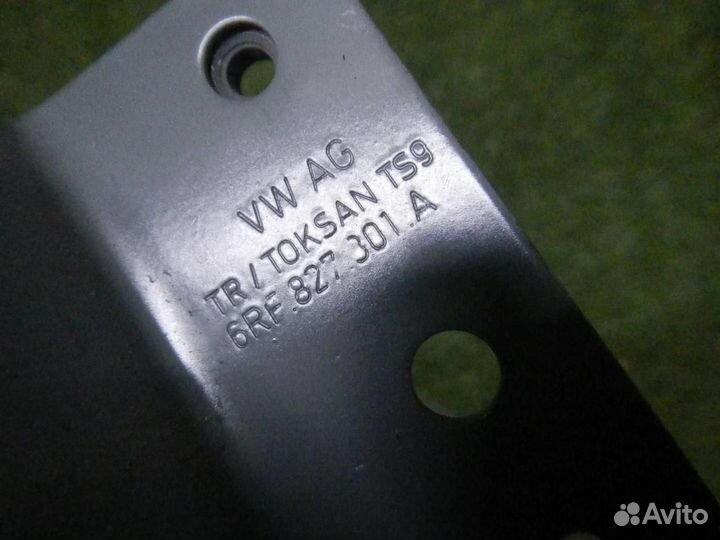 Петля крышки багажника левая VW Polo Sedan (2010-2