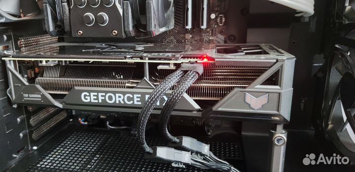 Asus GeForce RTX 4070 Ti TUF gaming 12GB