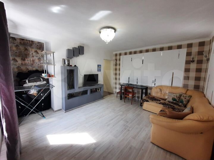 2-к. квартира, 54 м², 3/3 эт.