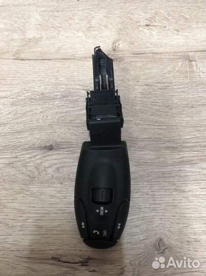 Переключатель магнитолы подрулевой Peugeot