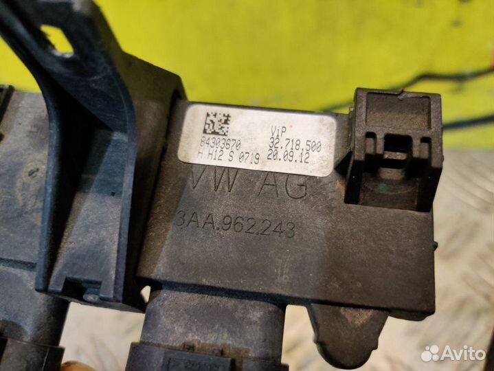 Датчик открытия крышки багажника Audi A7 4G 4GA