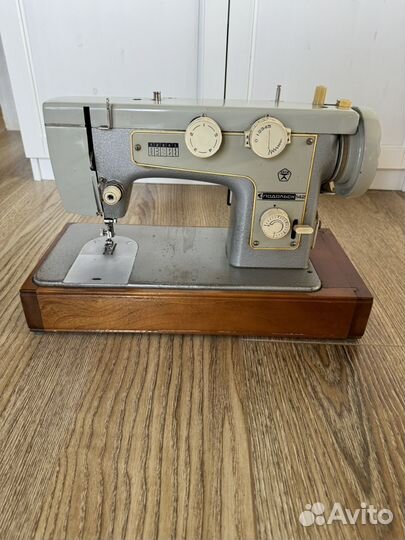 Швейная машина Подольск 142