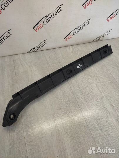 Направляющая бампера задняя левая Skoda Octavia A5