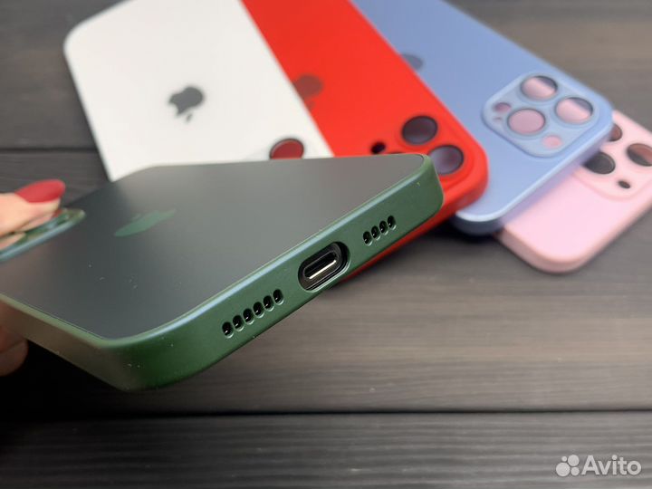 Чехол на iPhone 13 качественный