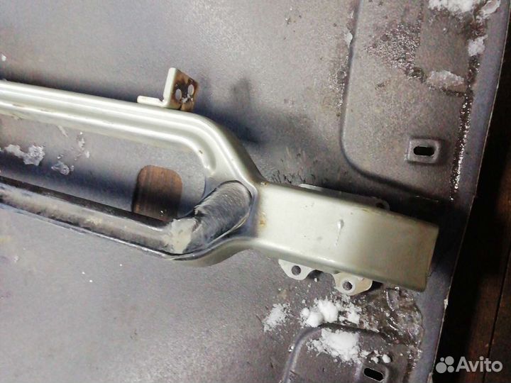 Усилитель переднего бампера пежо 407