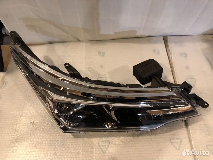 Фара правая Тойота Королла 2015-2018