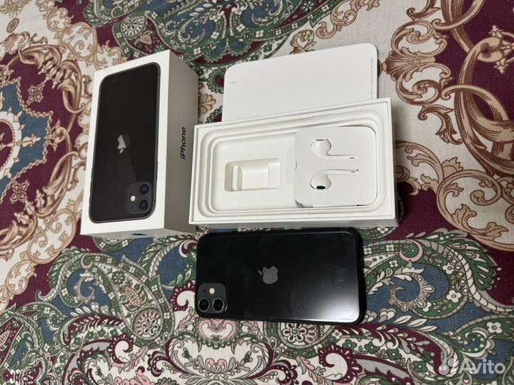 iPhone 11, 64 ГБ