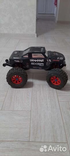 Traxxas E-maxx