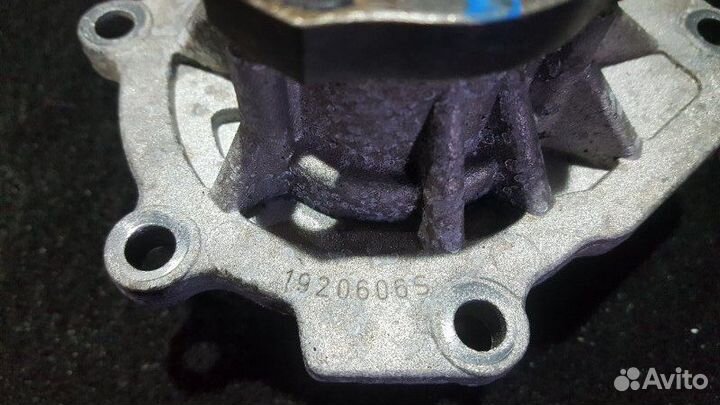 Насос водяной Opel Astra H Z18XER