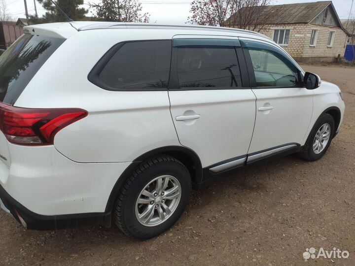 Mitsubishi Outlander 2.0 CVT, 2015, 280 000 км