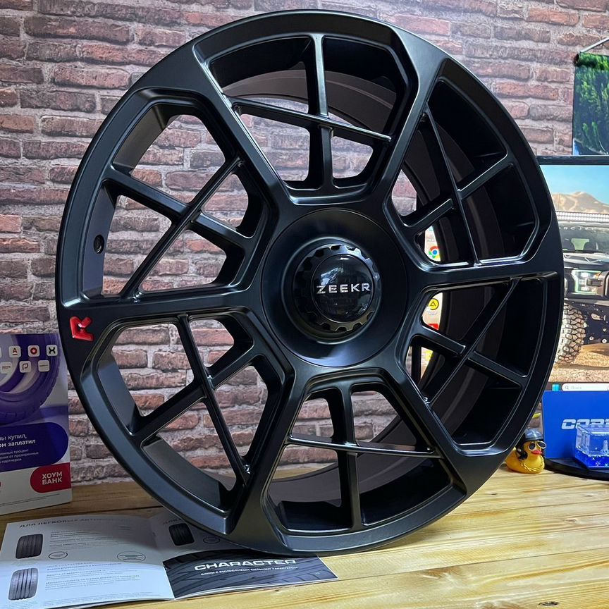 Литые диски Flow Form 8×R19 5×108