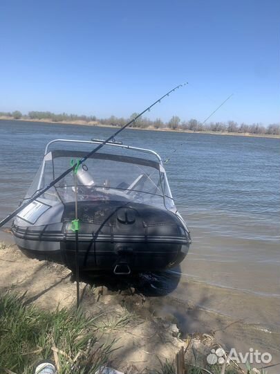 Лодка с мотором