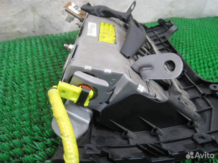 Подушка безопасности коленная Toyota Avensis T27