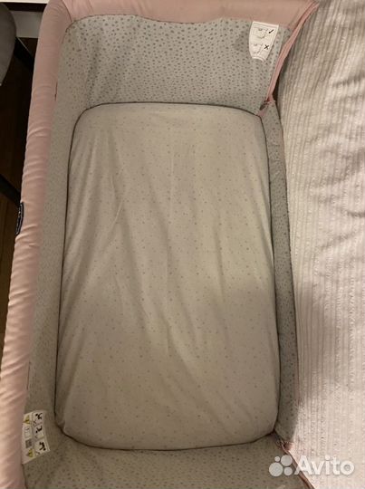 Приставная кроватка chicco next2me