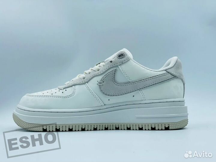 Nike Air Force Luxe