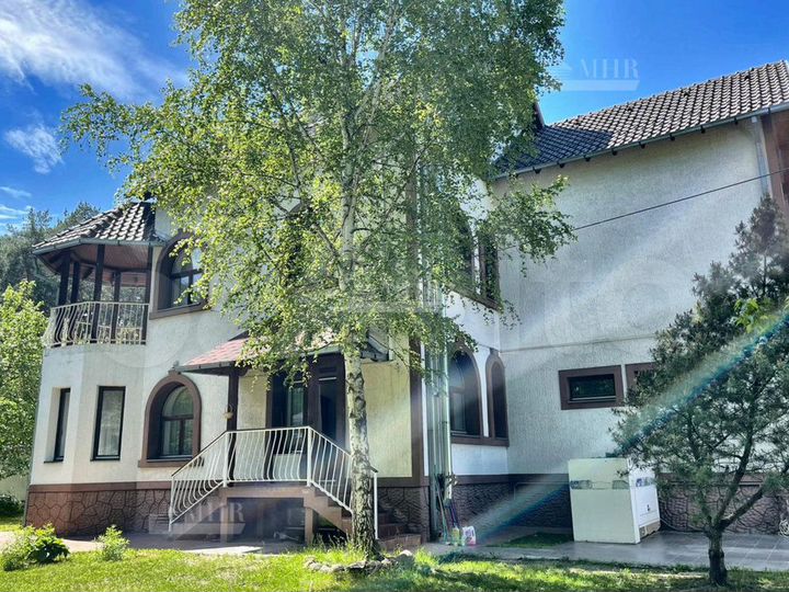 Дом 430 м² на участке 14 сот.