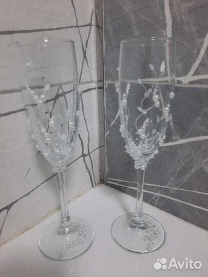 Свадебные бокалы,свечи,казна,бутылки