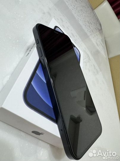 iPhone 12, 64 ГБ