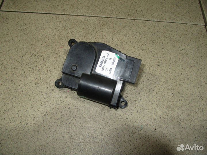 Моторчик заслонки печки Ford Focus III 2011-2018