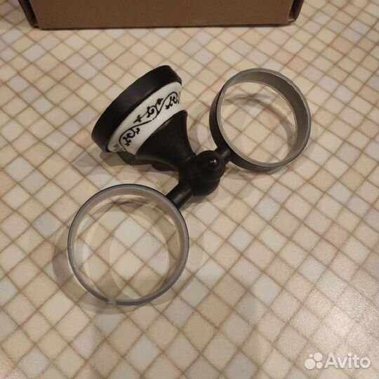 Держатель для стаканов в ванной