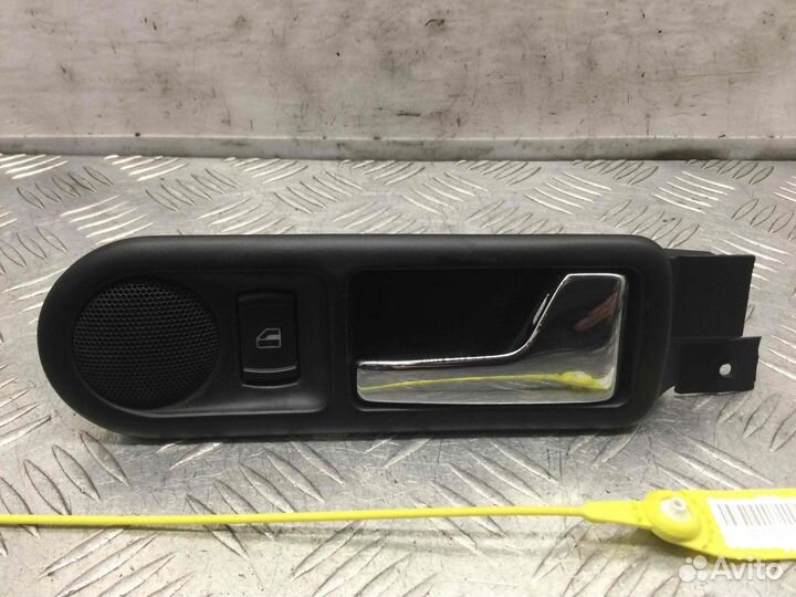 Кнопка стеклоподъемника заднего правого Volkswagen