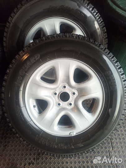 Yokohama IceGuard Stud IG65 225/70 R16