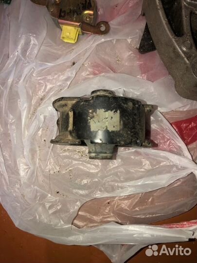 Подушка двигателя Toyota Corolla 120 1nzfe
