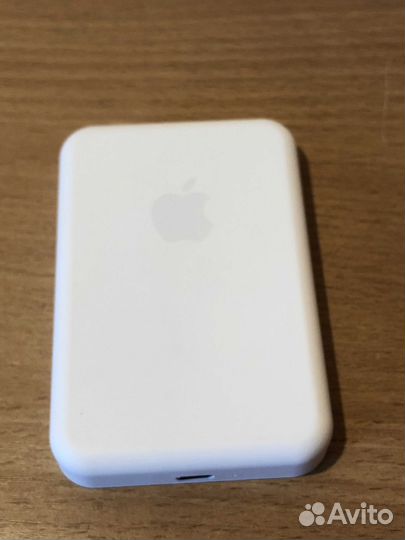 Повербанк MagSafe BatteryPack