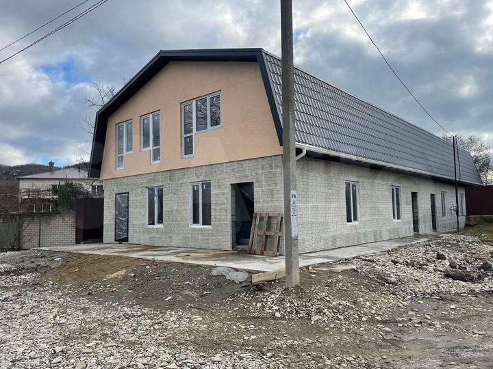 3-к. квартира, 60 м², 1/2 эт.