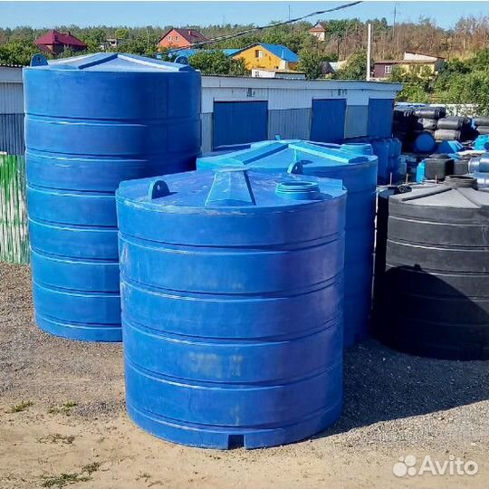 Емкости пластиковые для воды в ассортименте