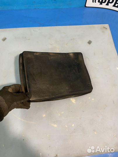 Поддон аккумулятора резиновый renault symbol