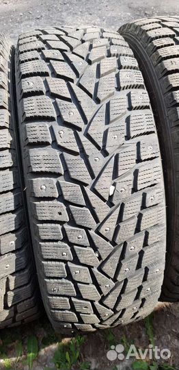Dunlop Grandtrek Ice 02 215/65 R16