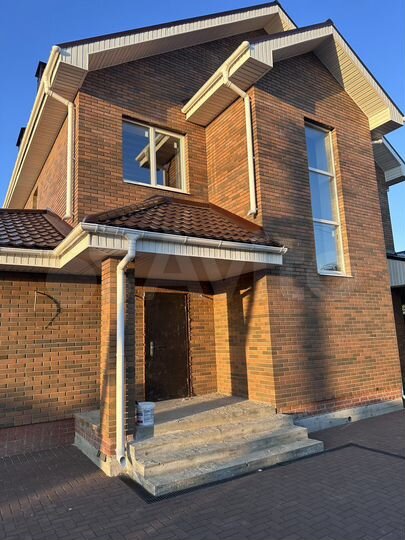 Коттедж 265 м² на участке 15 сот.