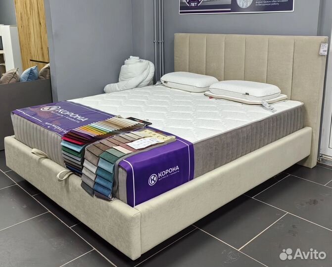 Кровать двухспальная с новым матрасом