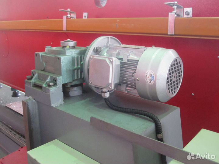 Станок для обработки кромки листа 32XBJ