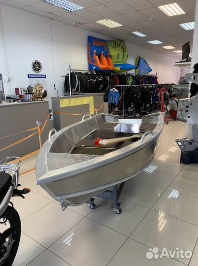 Лодка алюминиевая Realcraft 370 в наличии