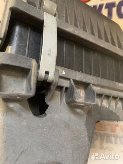 Корпус воздушного фильтра Mitsubishi Outlander