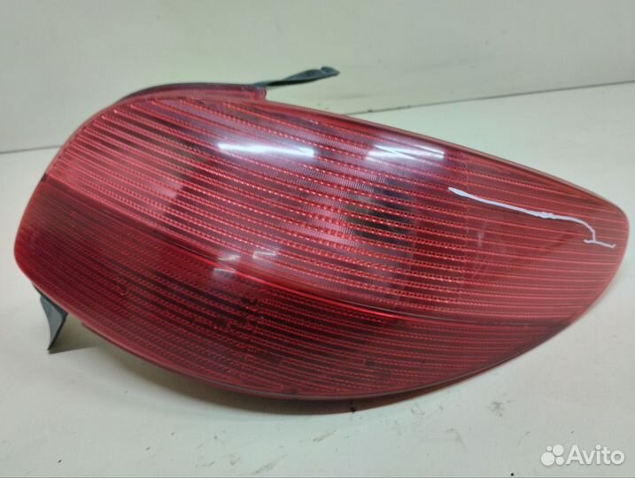 Фонарь задний правый Peugeot 206 1998-2012