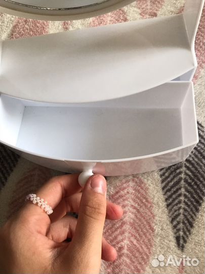 Зеркало с ящиком