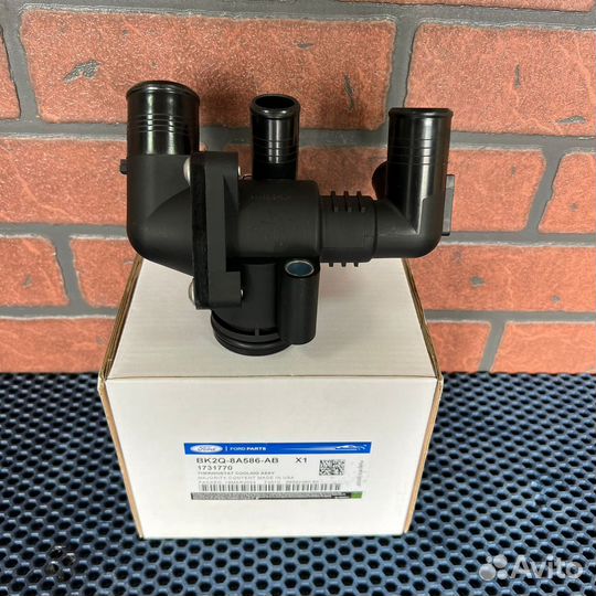 Термостат в сборе с корпусом Ford