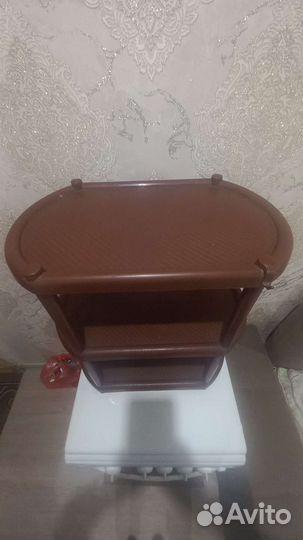 Полка из пластика