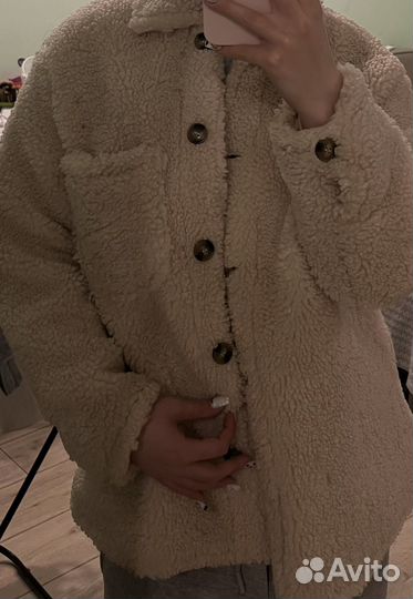 Плюшевая куртка Bershka