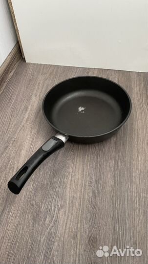 Сковорода с антипригарным покрытием 26см глубокая