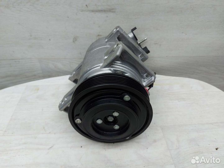 Компрессор кондиционера Renault Koleos 926004218R