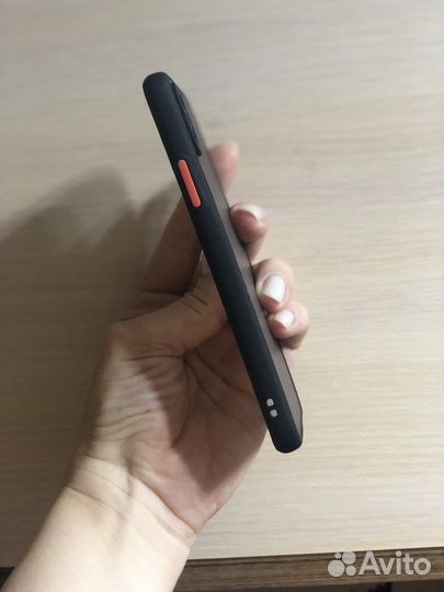 Чехлы на iPhone X/xs