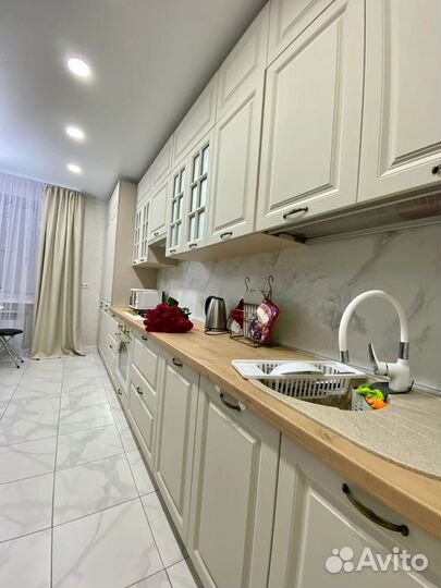 Кухня под потолок из мдф на заказ в Омске