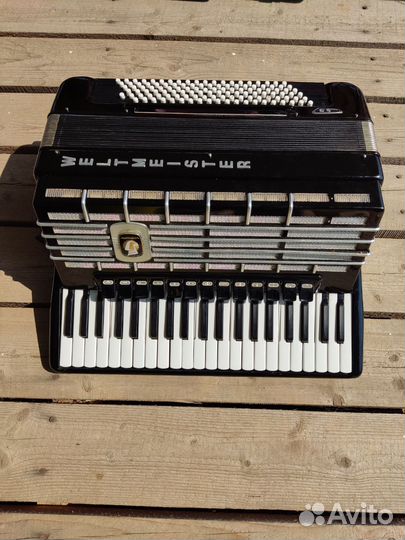Готово-Выборный Аккордеон Weltmeister S5