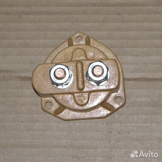 Крышка выключателя массы вк-860 (р/к с болтами) те