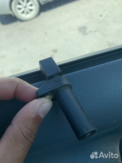 Датчик коленвала Viano